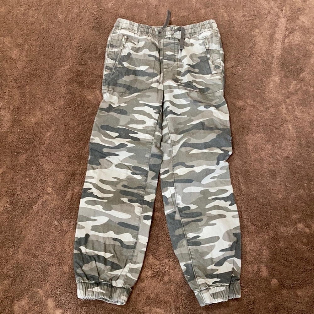 GAP boys camo jogger pants